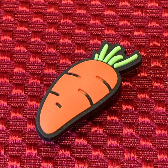 CROCS Jewelry - 🔥 Bundle 4 For $7 Croc Charms Carrot